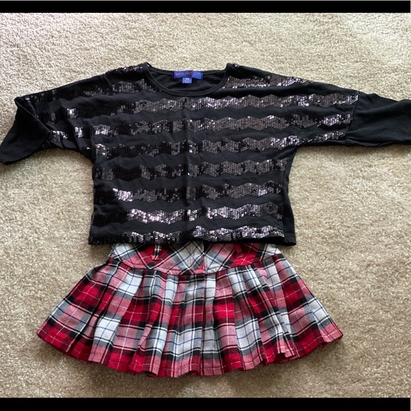 Girls size 4 / xs plaid skirt & black dress shirt - Picture 2 of 10